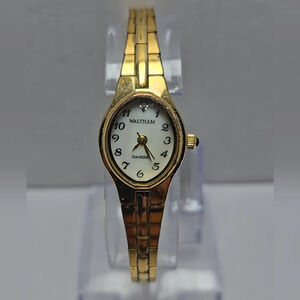 Womens Waltham Diamond Classic 17mm Oval Gold Tone MOP Watch WAW047 New Battery